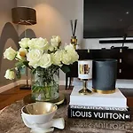 Luxury Chelsea Waterfront View