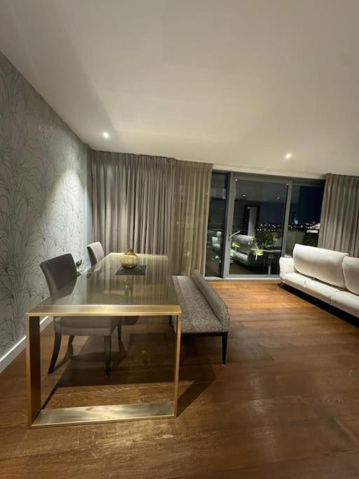 Luxury Chelsea Waterfront View *